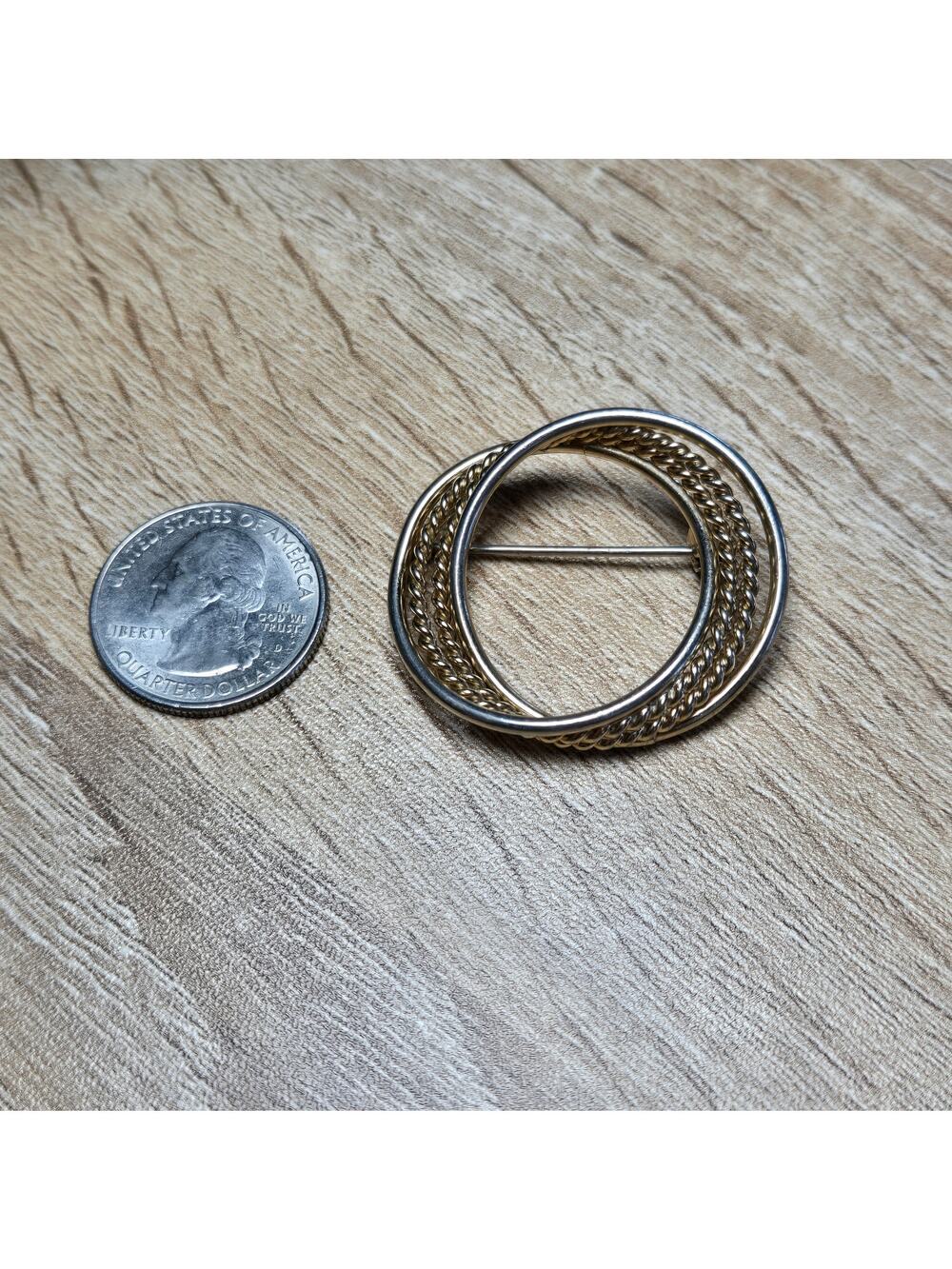 Gold Twist Double Circle Brooch